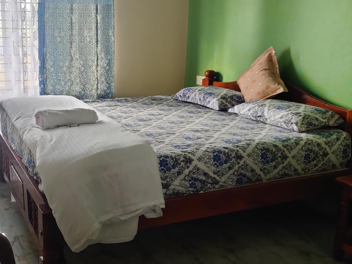 Akash Homestay Хампи Екстериор снимка