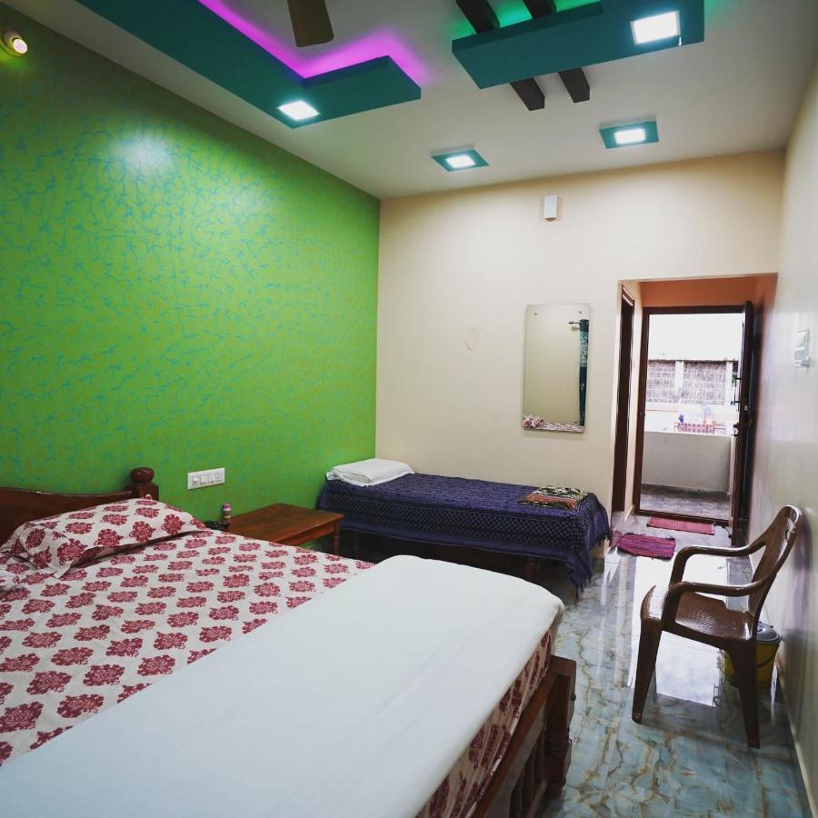 Akash Homestay Хампи Екстериор снимка