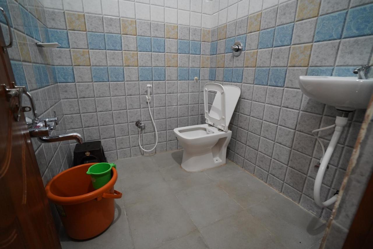 Akash Homestay Хампи Екстериор снимка