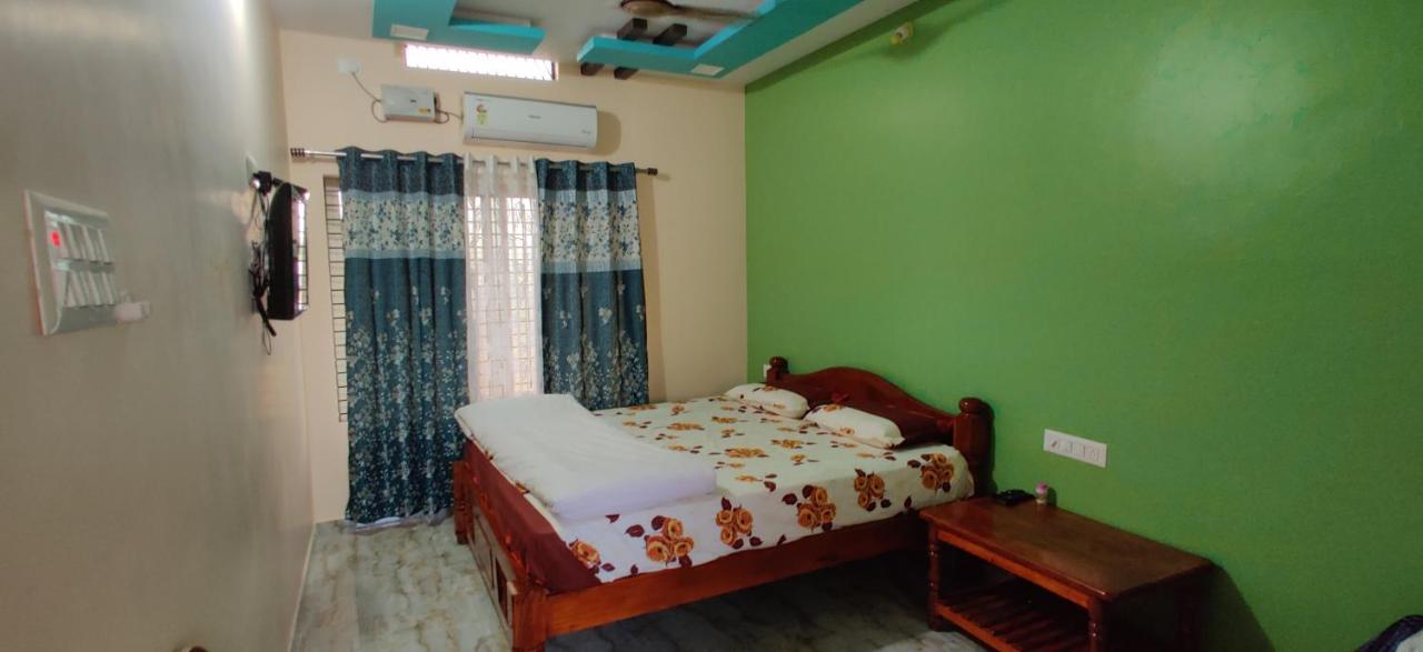 Akash Homestay Хампи Екстериор снимка