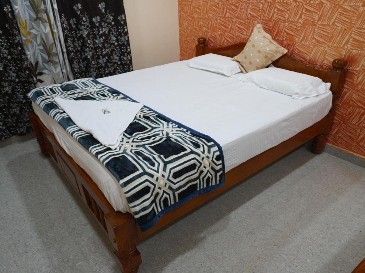 Akash Homestay Хампи Екстериор снимка
