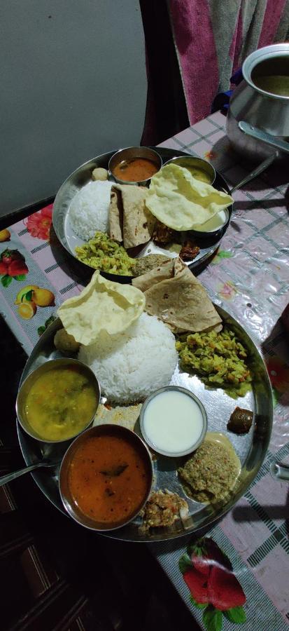 Akash Homestay Хампи Екстериор снимка