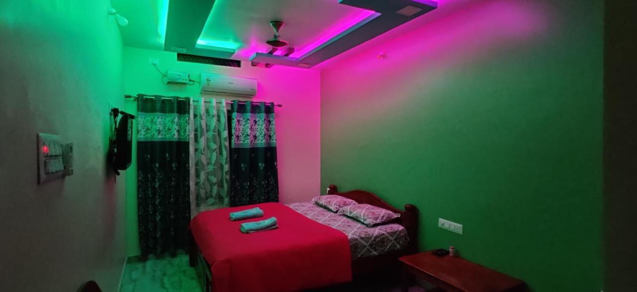 Akash Homestay Хампи Екстериор снимка