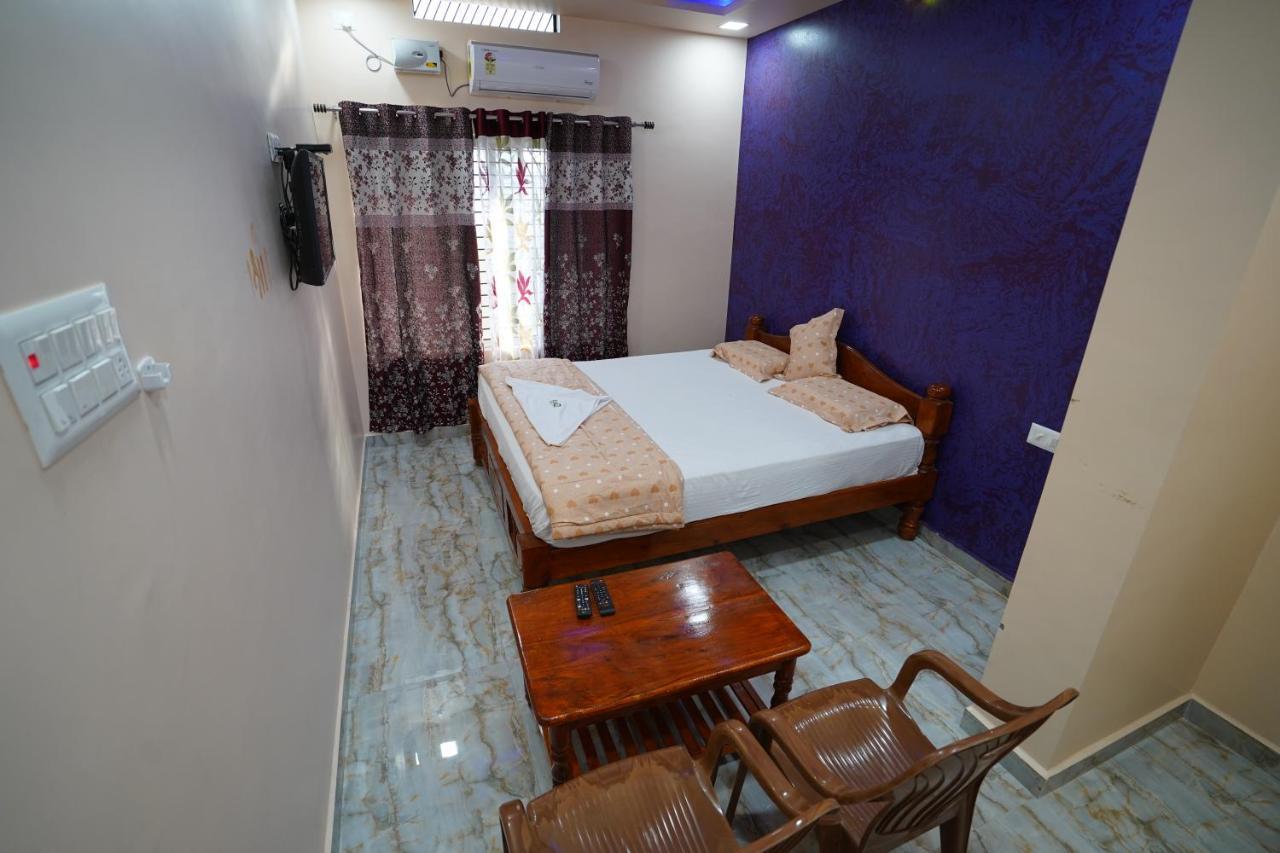 Akash Homestay Хампи Екстериор снимка